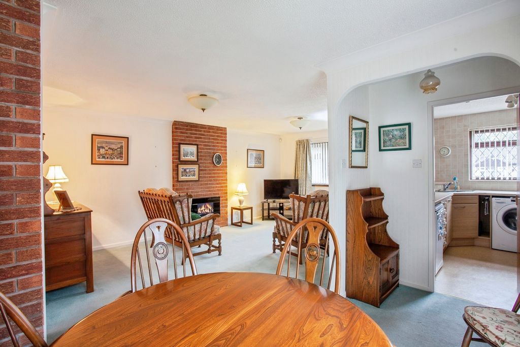 Property photo 3 of 17 Photo