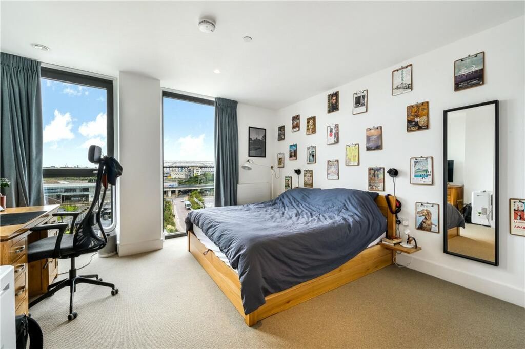 Property photo 3 of 12