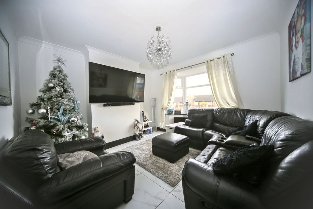 Property photo 3 of 24