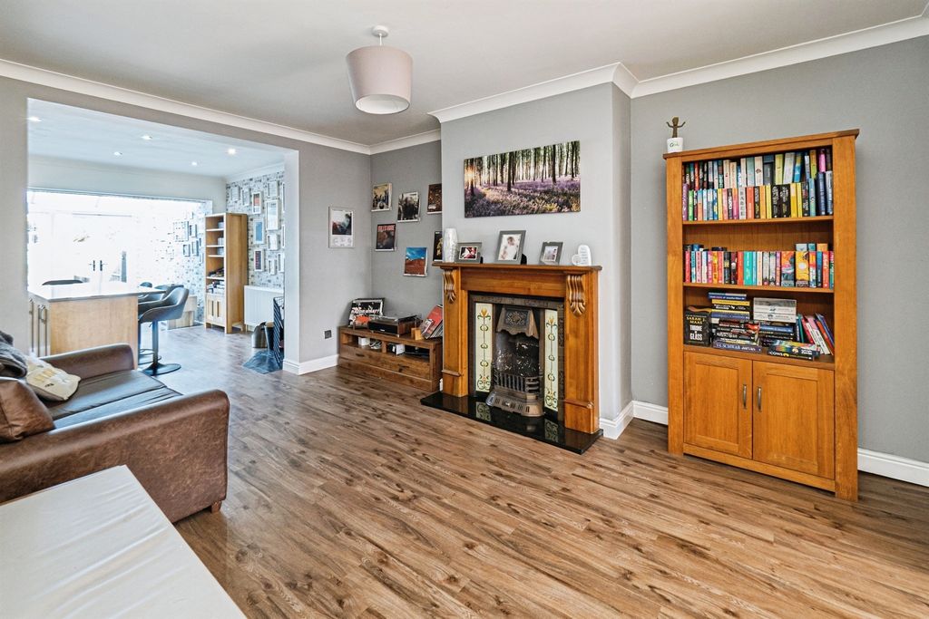 Property photo 3 of 22