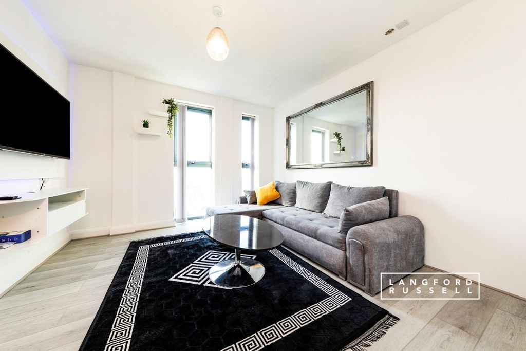 Property photo 1 of 9 Ec0E45E1-7De5-F01...