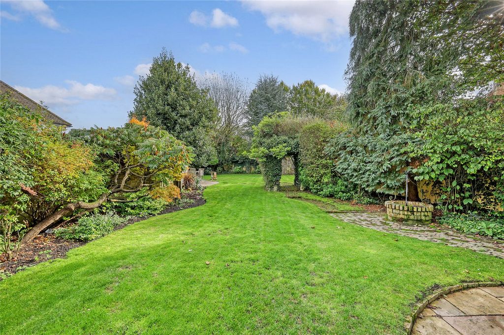 Property photo 2 of 25 Garden