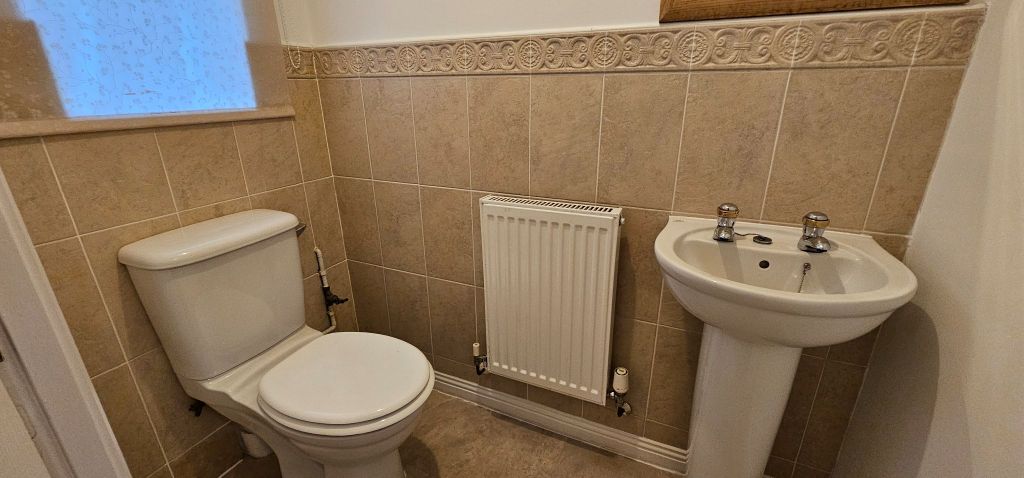 Property photo 3 of 20 Downstairs Toilet