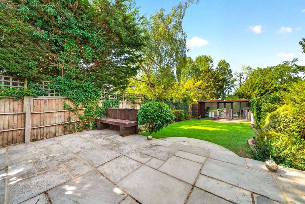 Property photo 1 of 9