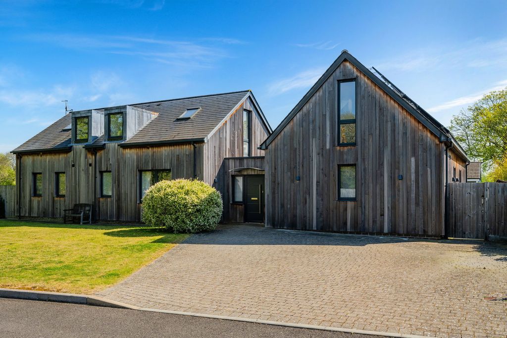 Additional image 33 of 5 bed detached house for saleMaplewood Drive, Lingfield RH7