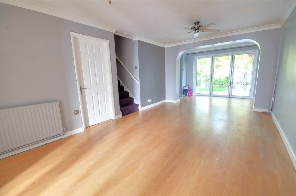 Property photo 2 of 18 Lounge/Dining