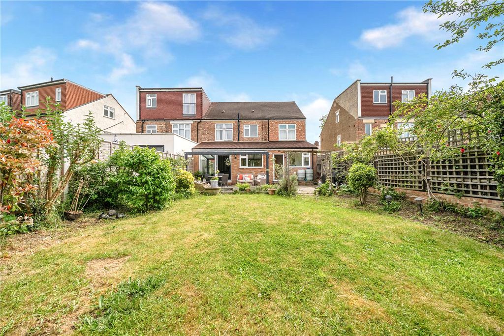 Property photo 3 of 19 Picture No. 20