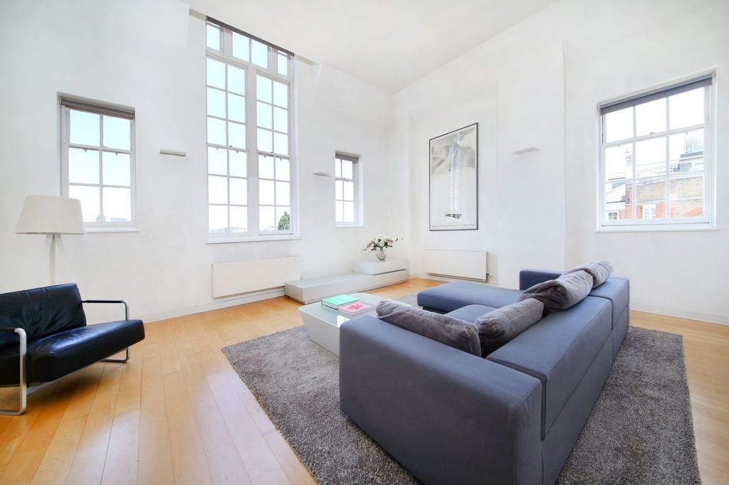 Property photo 1 of 18