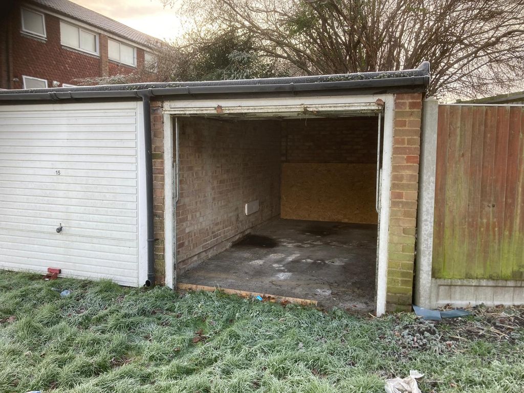 Property photo 3 of 8