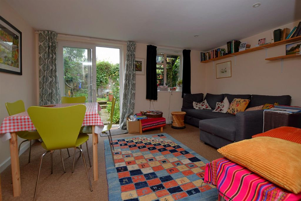 Property photo 2 of 5