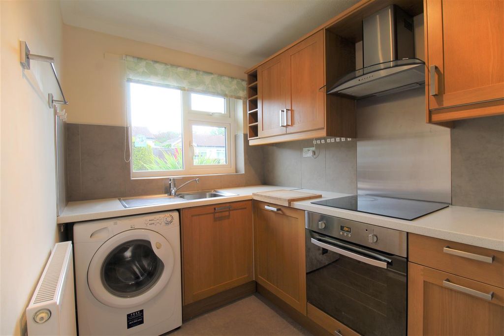 Property photo 3 of 8 3 Kitchen.Jpg