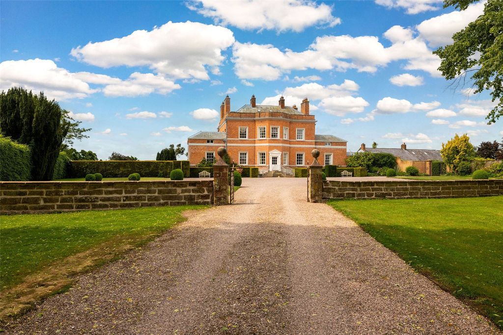 Property photo 1 of 56 Stretton Hall