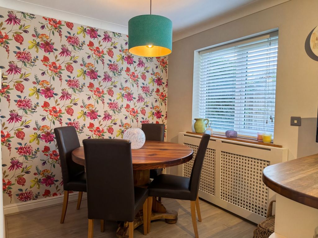 Property photo 3 of 21 4708667