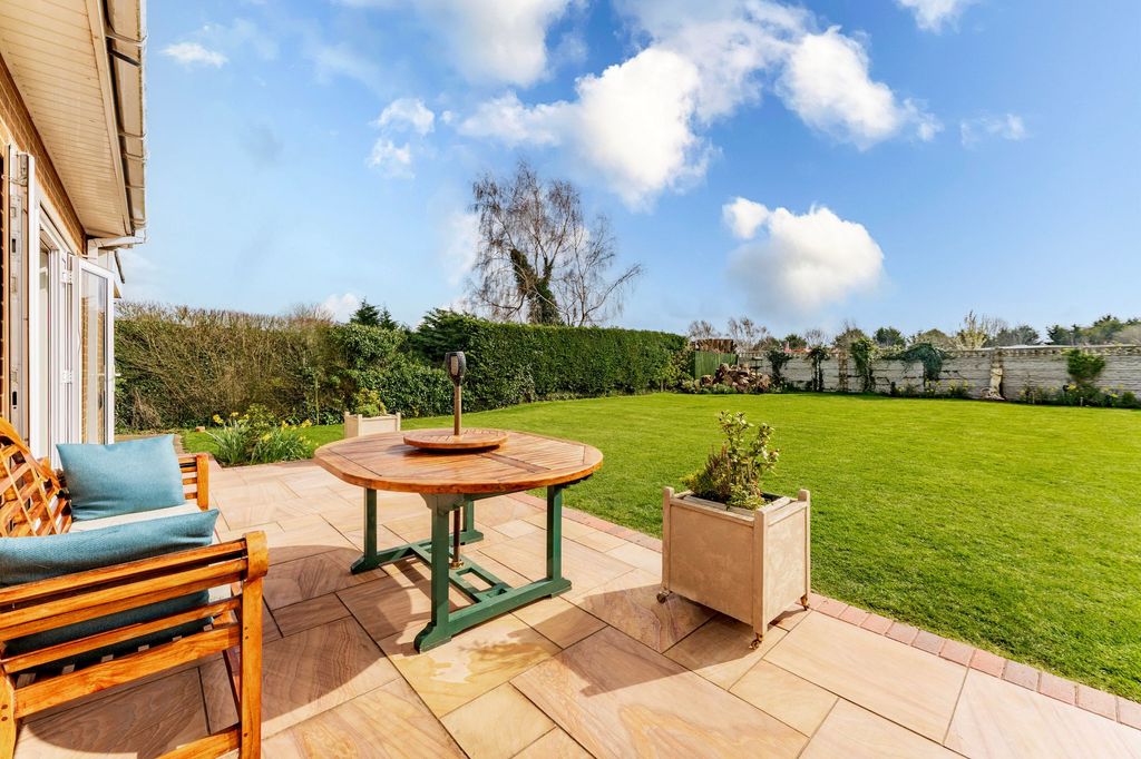 Property photo 2 of 18