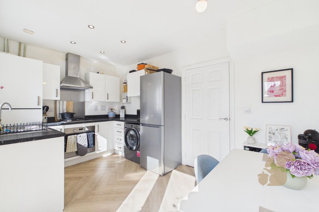 Property photo 3 of 22 Cam01659G0-Pr0766-Still004.Jpg