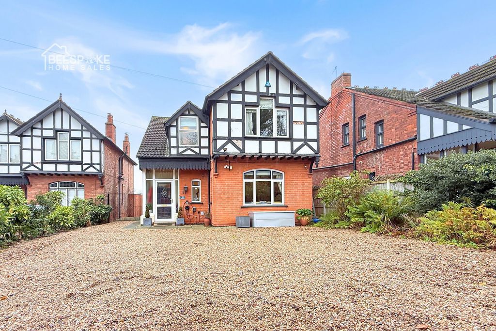 Property photo 2 of 35