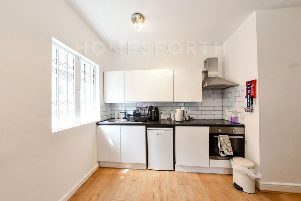 Property photo 2 of 5 Photo 3