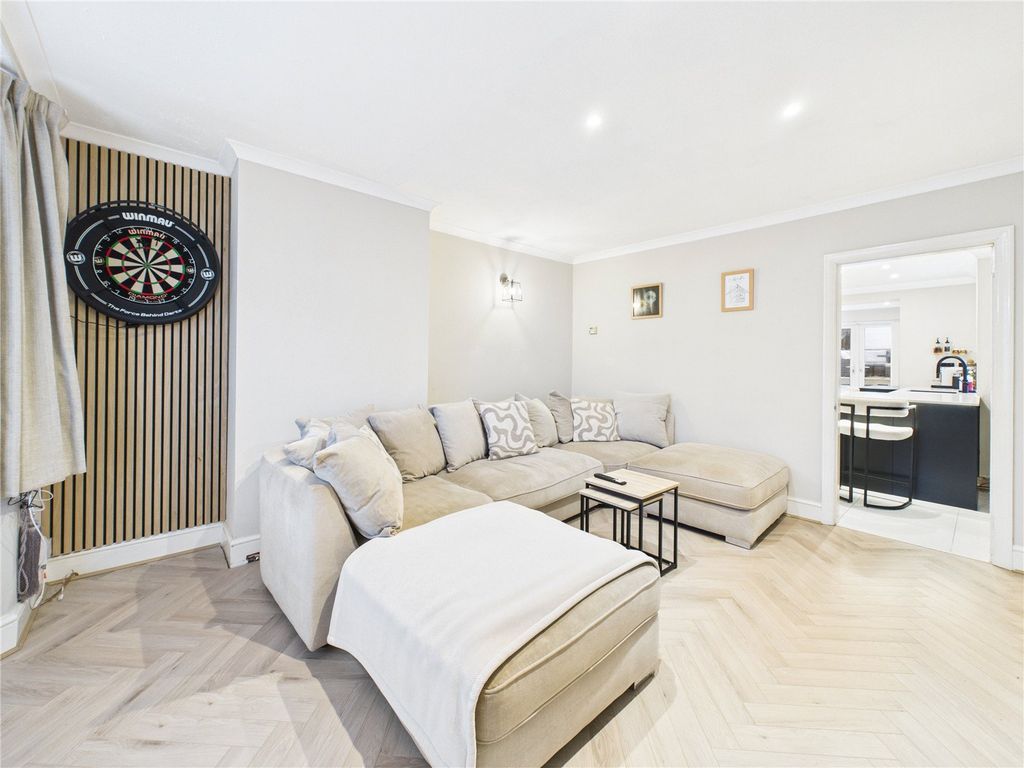 Property photo 3 of 19 Picture No. 17