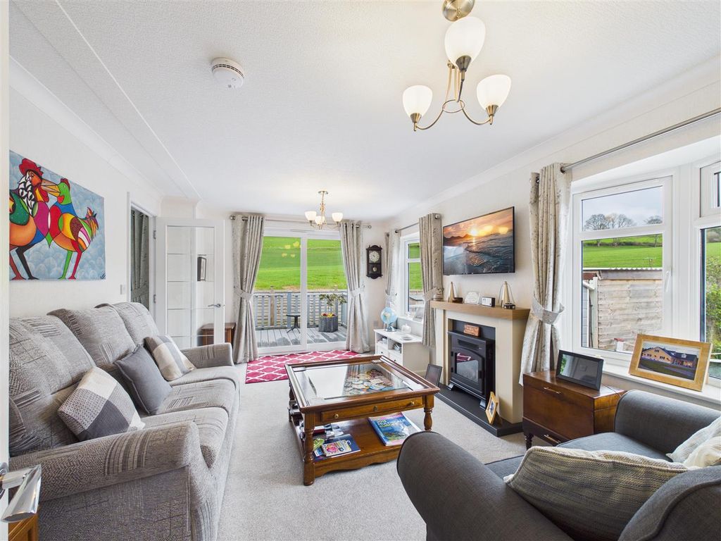 Property photo 2 of 21