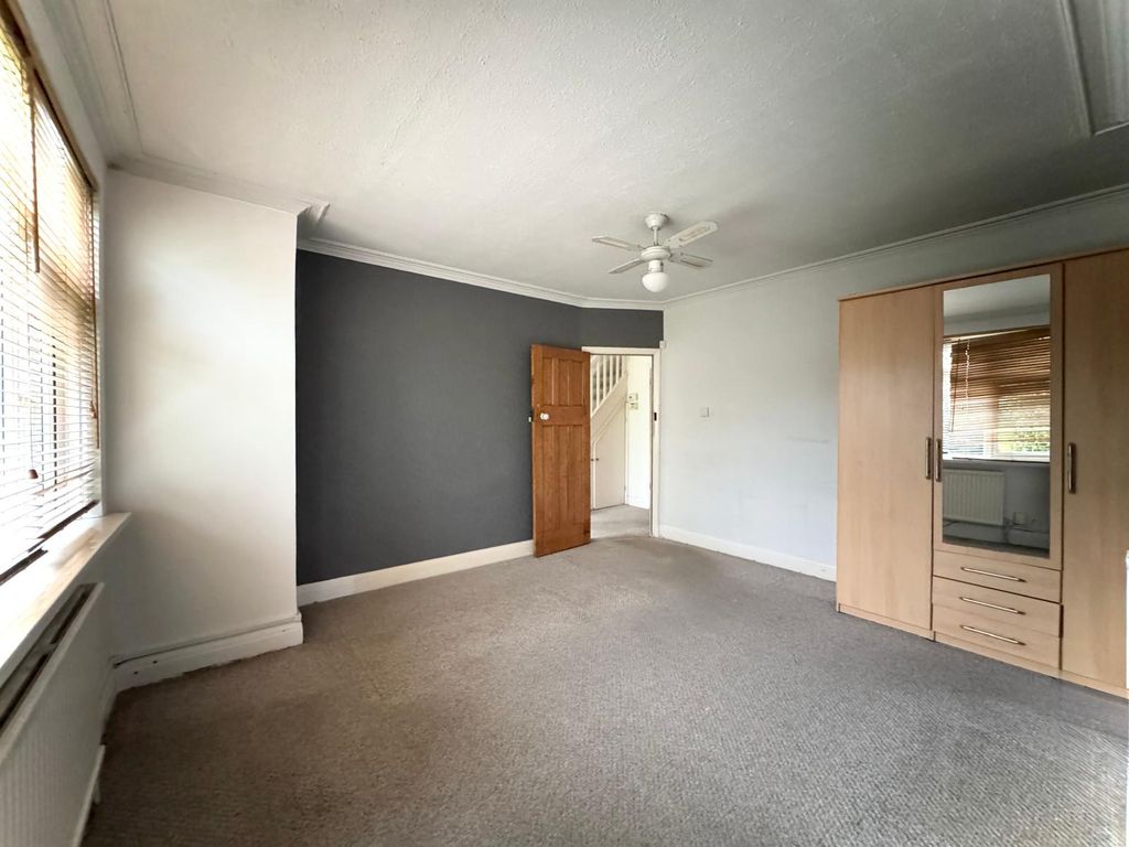 Property photo 3 of 21 Marketing Photos (7)