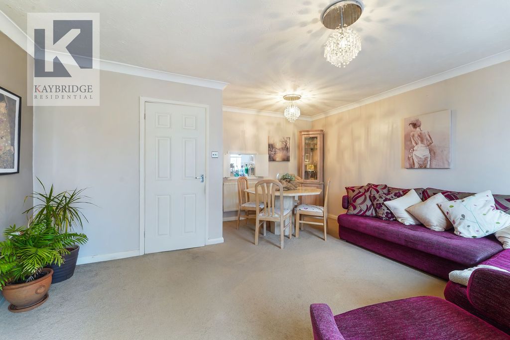 Property photo 2 of 14 Alsom Avenue, Worcester Park - Kt4 7Eg