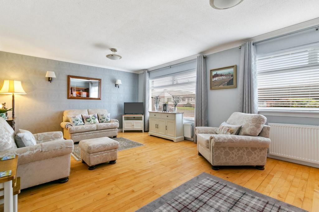 Property photo 2 of 31
