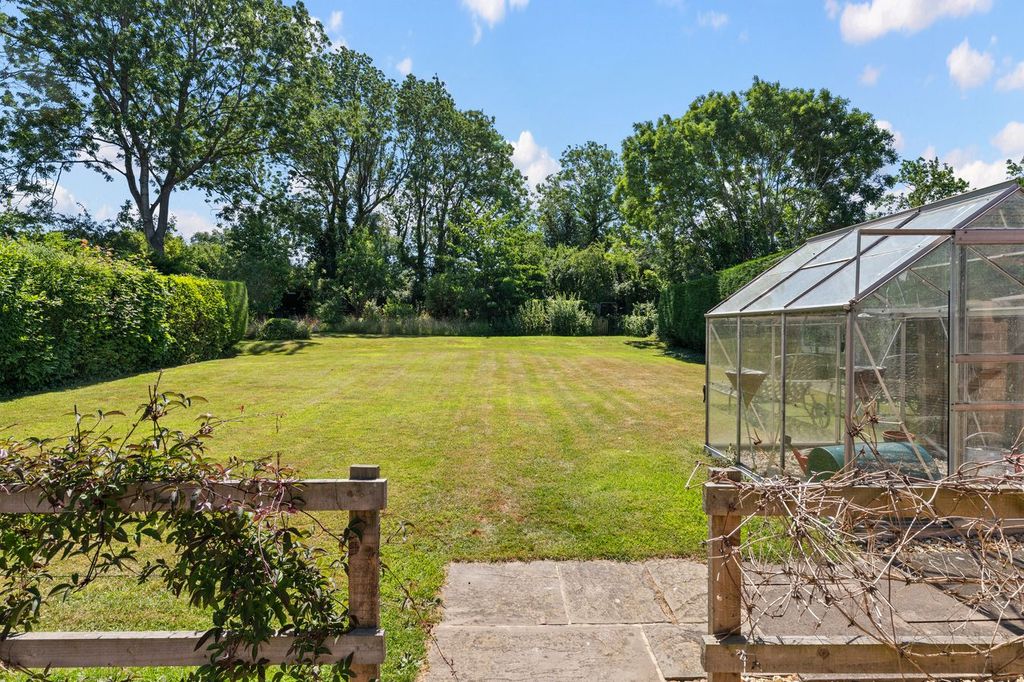 Property photo 2 of 32
