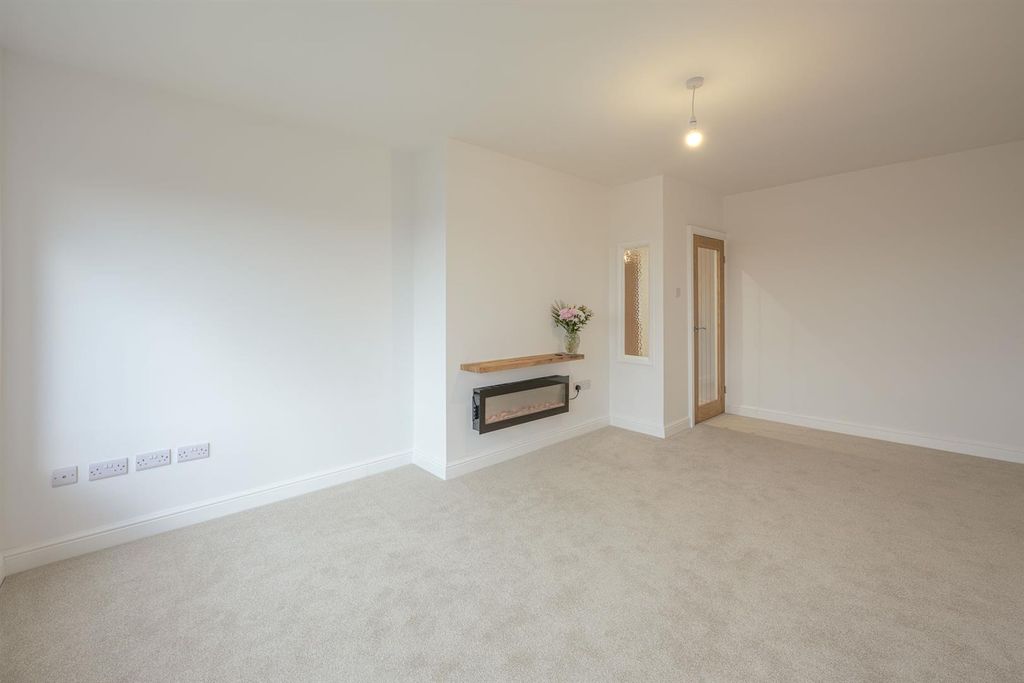 Property photo 3 of 29