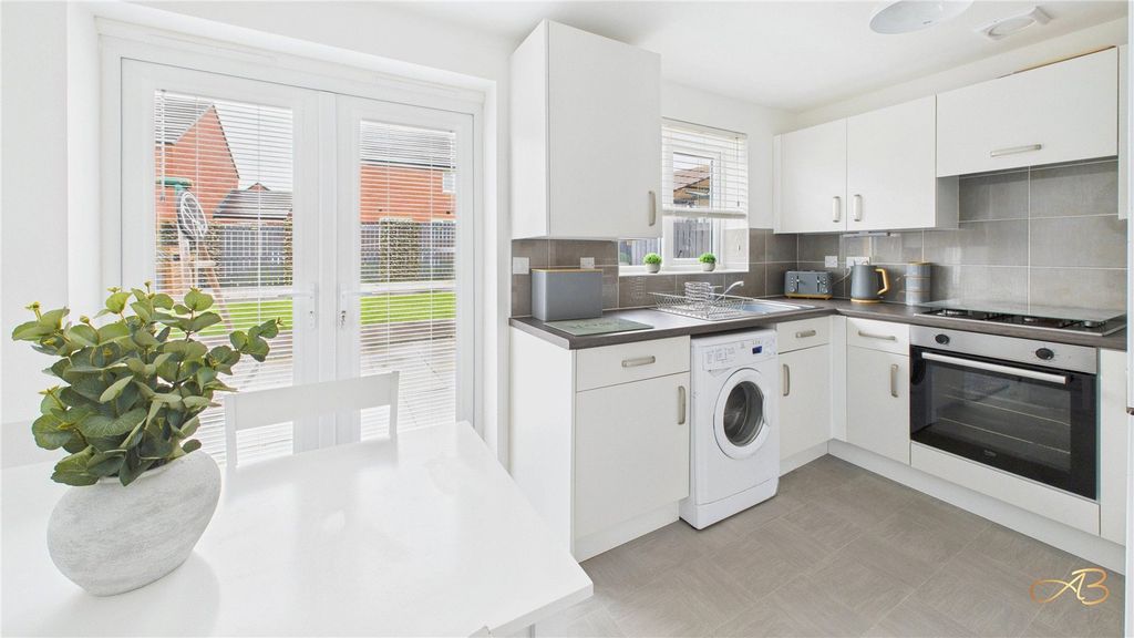 Property photo 3 of 14 Picture No. 10