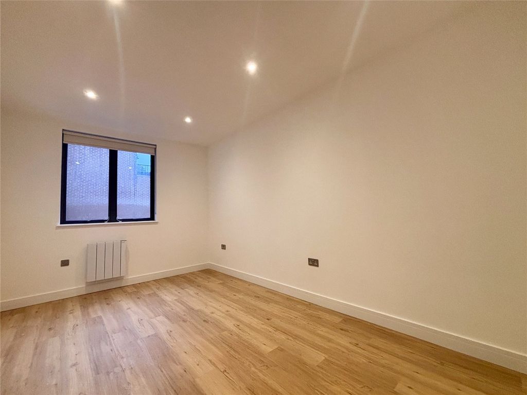 Property photo 2 of 13 Picture No. 12