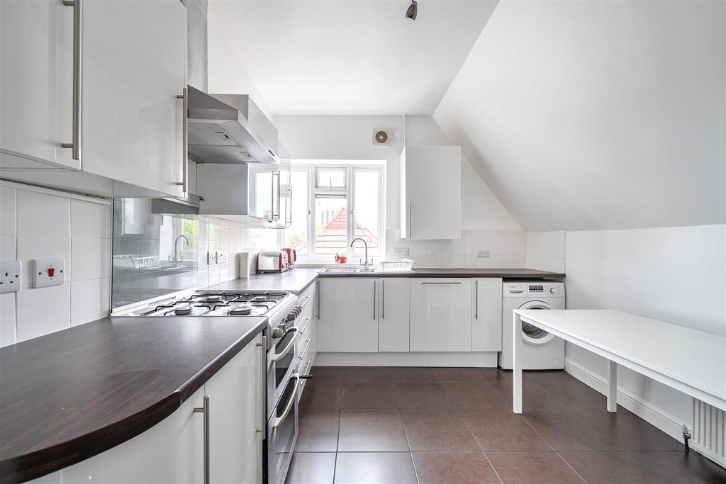 Property photo 3 of 10 Kitchen 2.Jpg