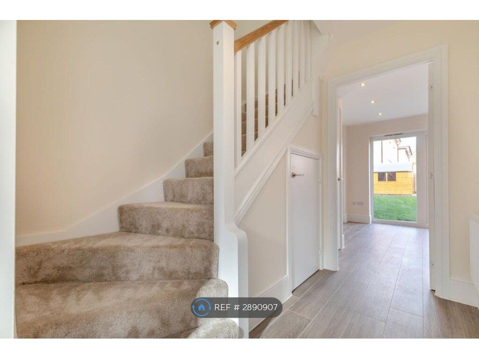 Property photo 3 of 21 Halllway &amp; Stairs