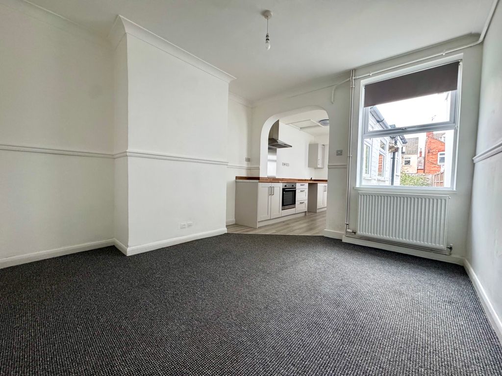 Property photo 3 of 14 Image