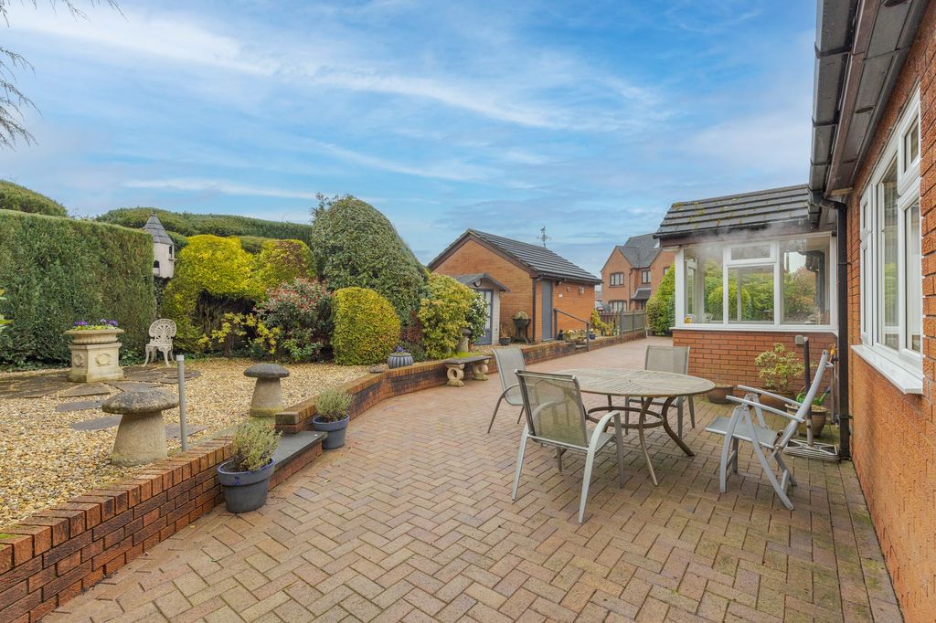 Property photo 2 of 24