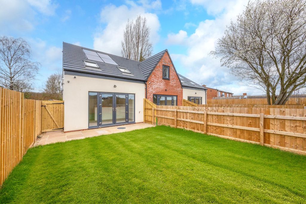 Property photo 1 of 27