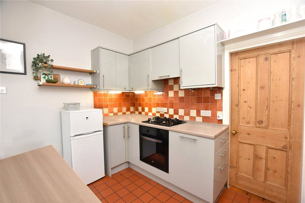 Property photo 3 of 15 Picture No. 18