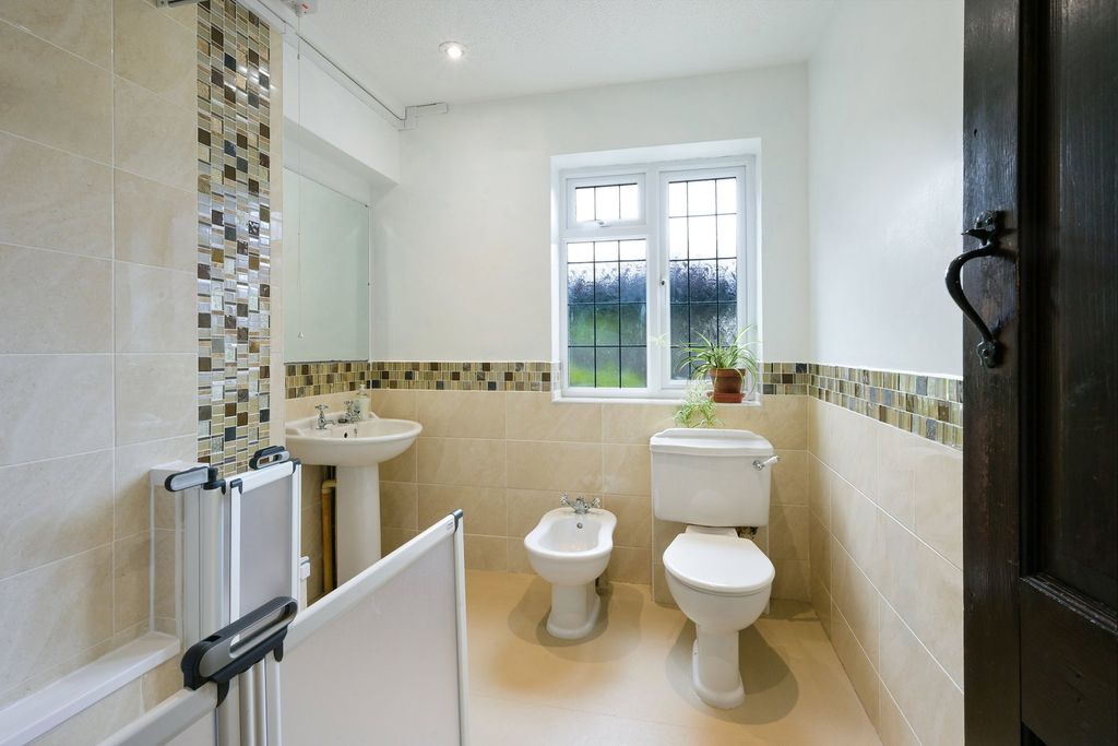 Additional image 15 of 5 bed detached house for saleHoltye Road, East Grinstead RH19