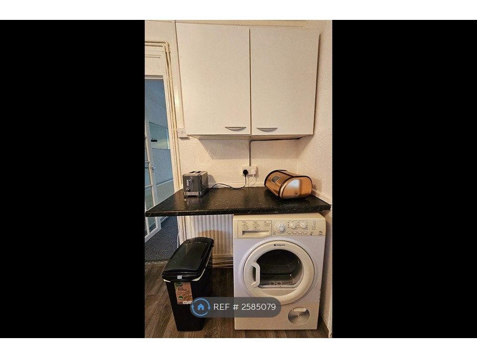 Property photo 2 of 32
