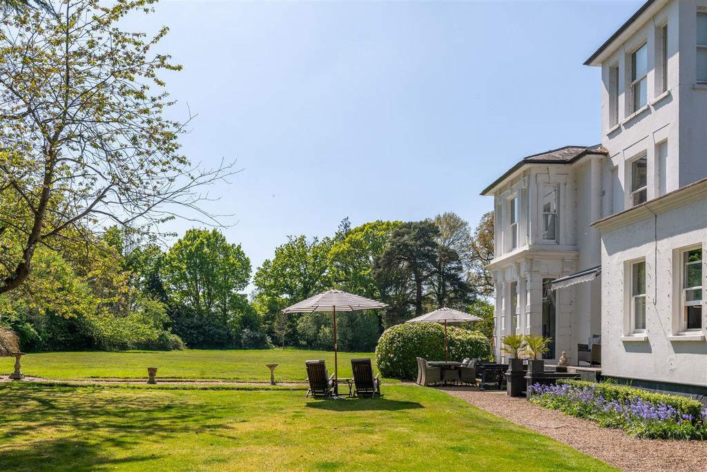 Additional image 19 of 3 bed flat for saleFelcourt Road, Felcourt RH19
