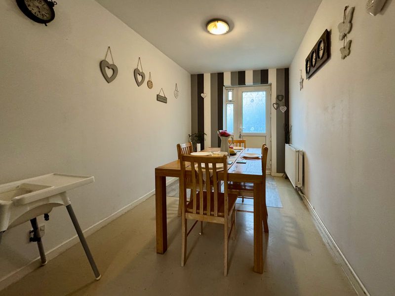 Property photo 3 of 11 Photo 3