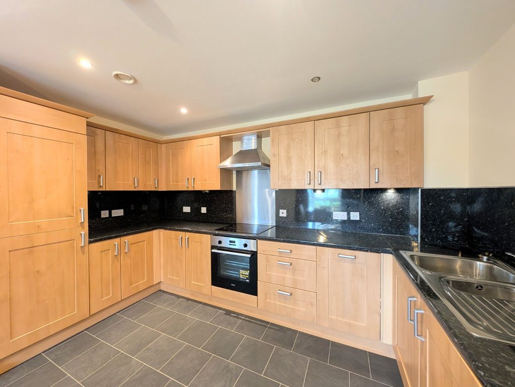 Property photo 2 of 21 Picture No. 16