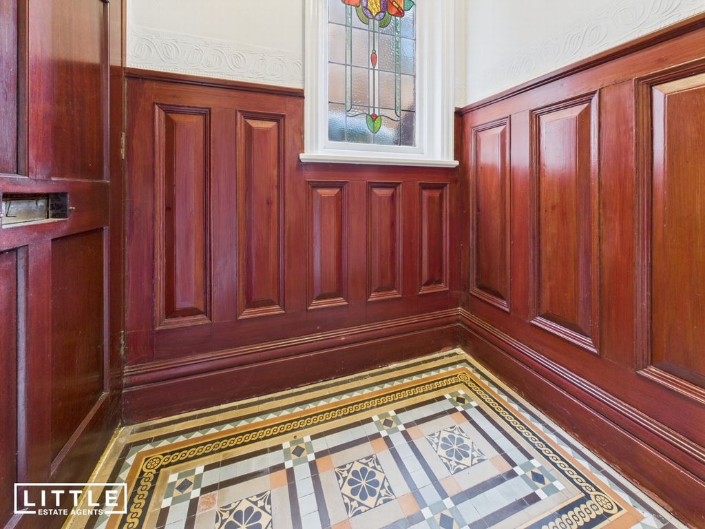 Property photo 2 of 49 Photo 17