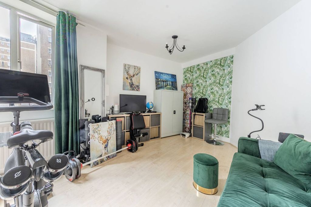 Property photo 1 of 3