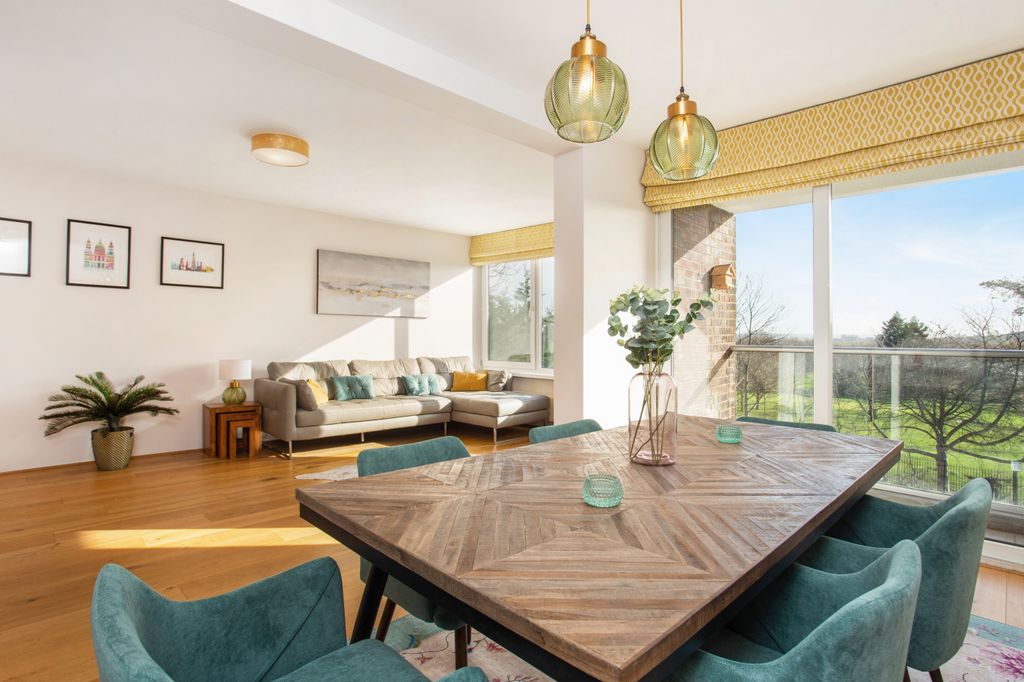 Property photo 1 of 5 Sliv Rm 1.Jpg