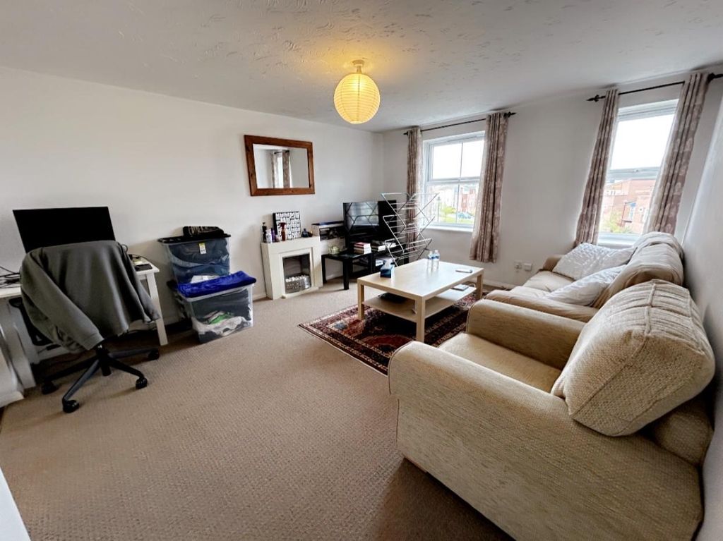 Property photo 2 of 8