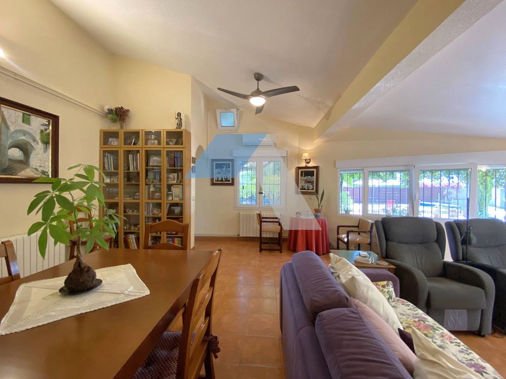 Property photo 2 of 50