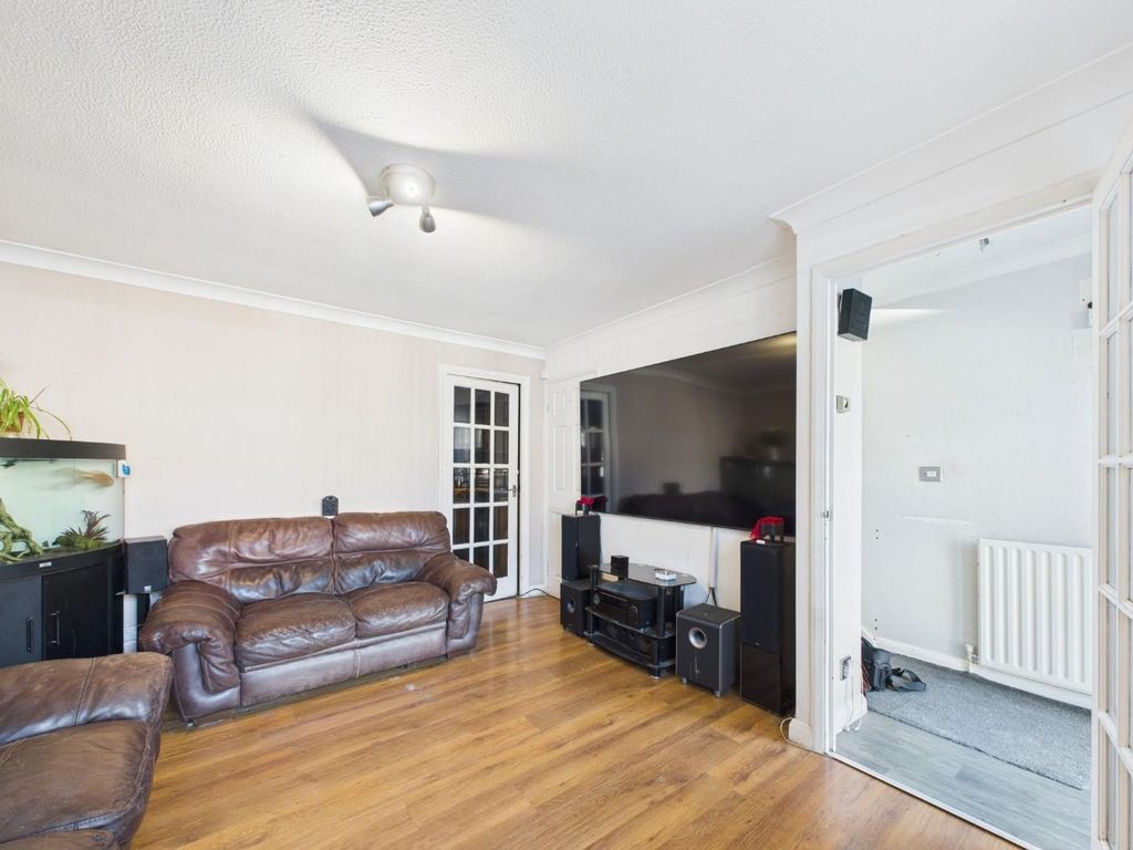 Property photo 3 of 13 Sitting Room