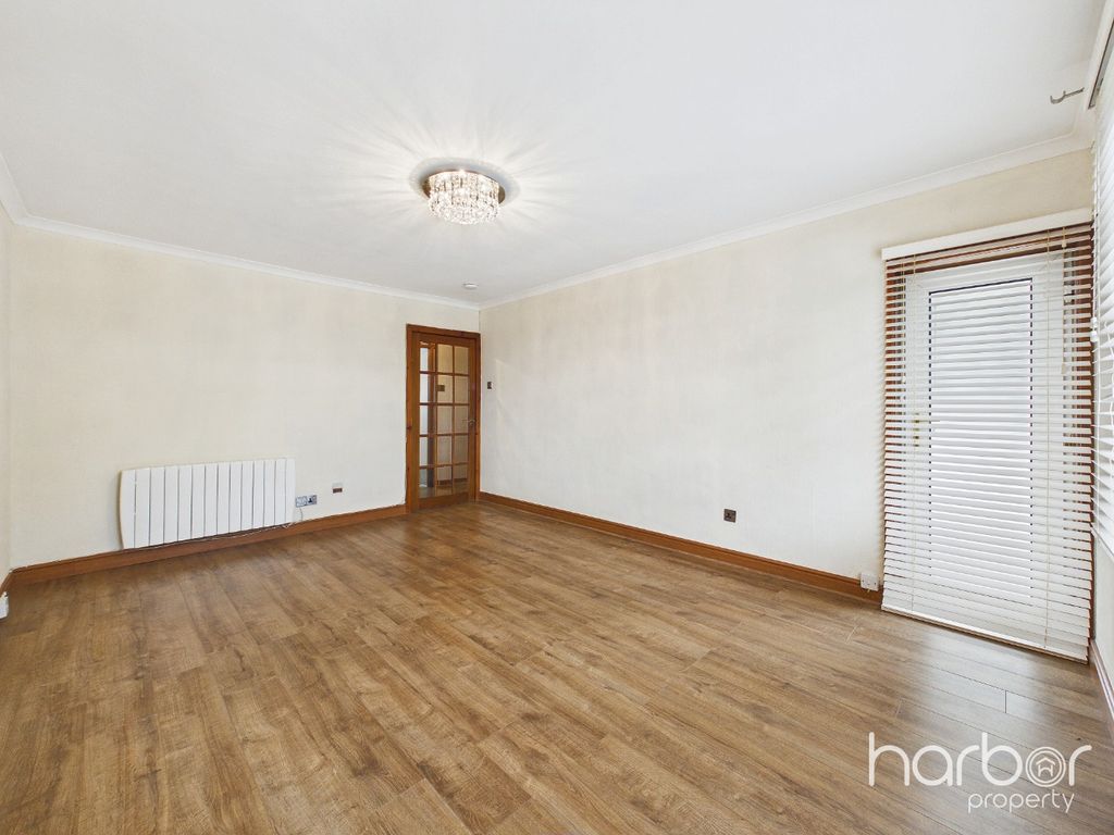 Property photo 3 of 14 5272555