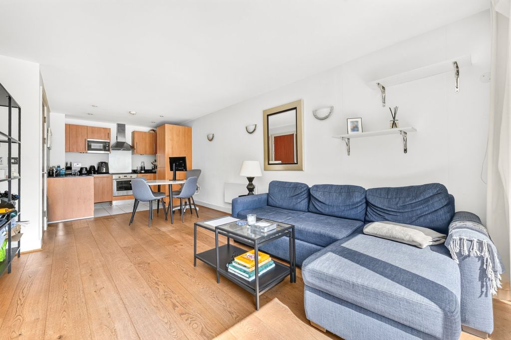 Property photo 2 of 17