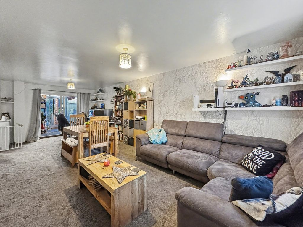 Property photo 3 of 25